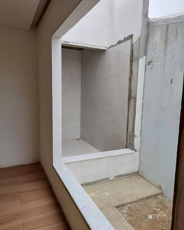 Box de baño con acabado fino sobre paredes BLOCOBR