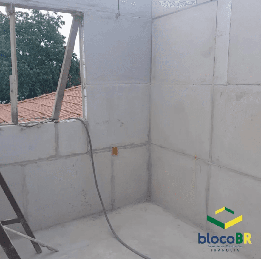Esquina interna con instalación hidráulica en bloque BLOCOBR